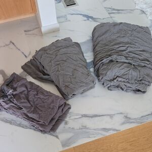 Casaluna Set, 1 Flat Sheet, 6 Shams, GUC, King Size, Quiet Luxury, Comfort Chic